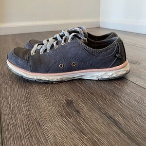 Dr. Scholls fabric sneakers